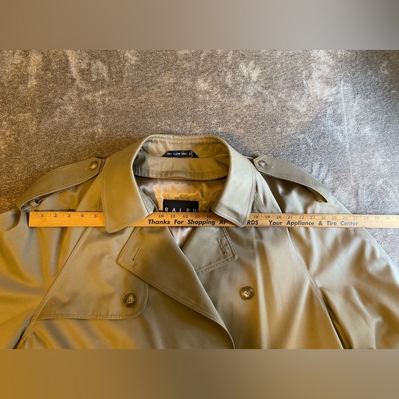 Ralph Lauren Men’s Classic Trench Coat – Size 44L with Belt and Epaulettes - Picture 8 of 9